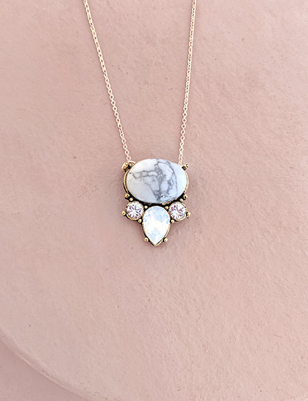 Nuance Howlite Emanuel Arch Jewelry Set