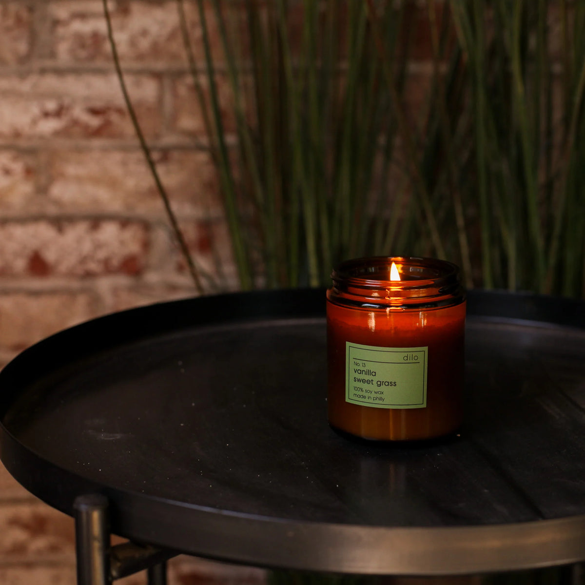 Dilo Vanilla Sweet Grass Candle