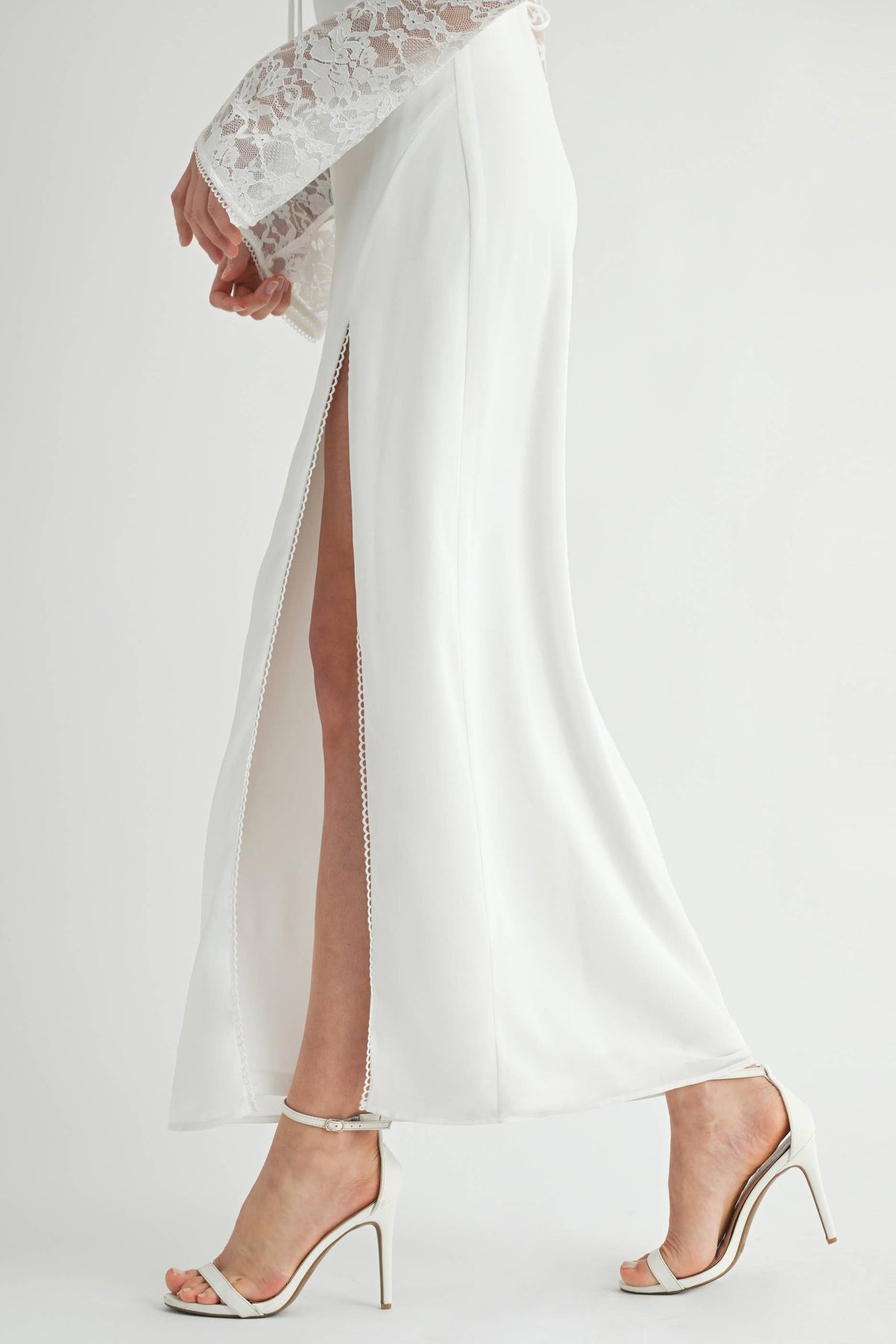 Fore Collection Lace Long Sleeve Sweetheart Dress
