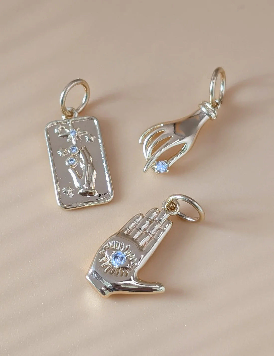 Nuance Lend a Hand Charms