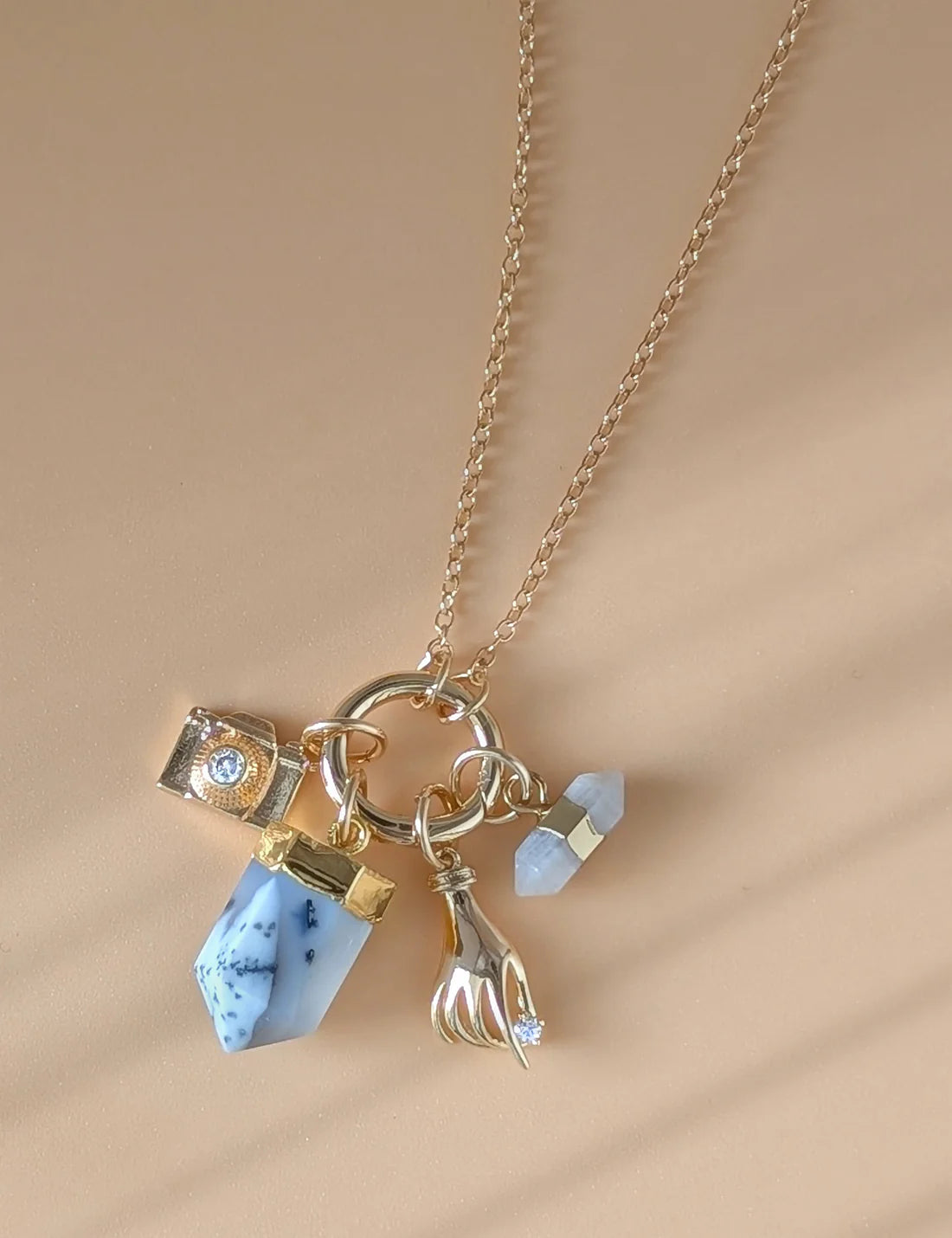 Nuance Round Charm Necklace Holder
