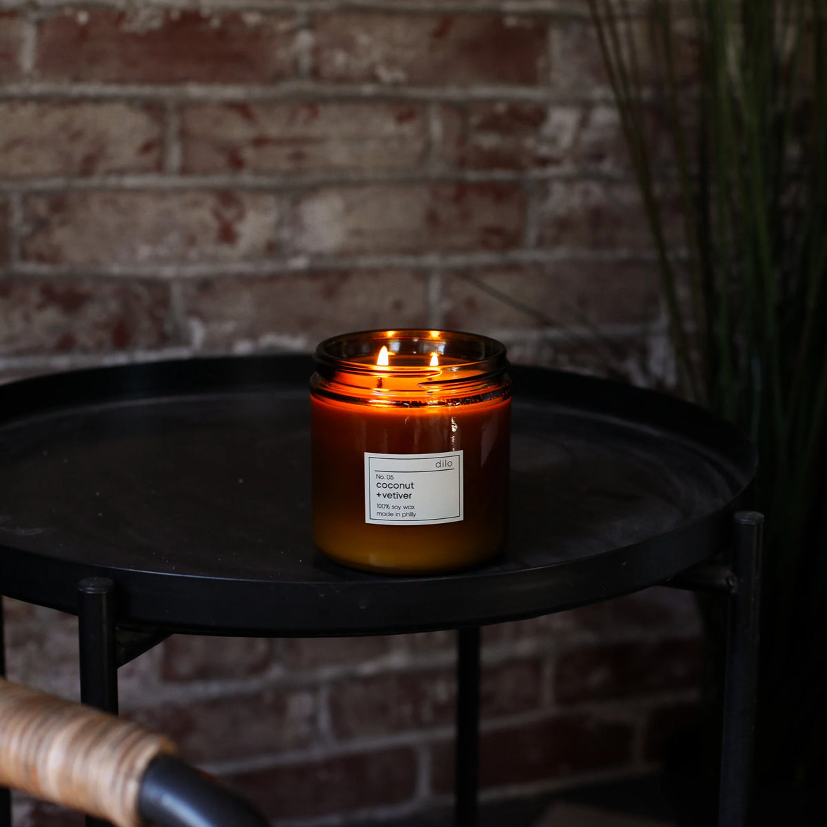 Dilo Coconut + Vetiver Candle