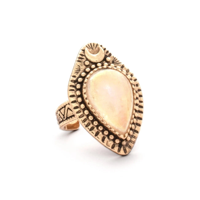 Hiouchi Moonlight Ring | Rainbow Quartz | Gold