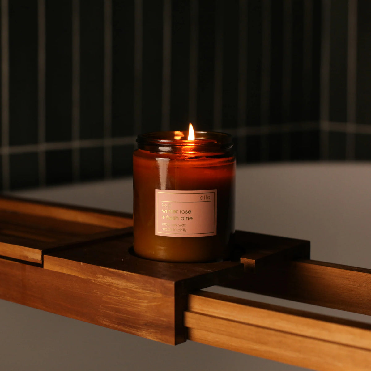 Dilo Winter Rose + Pine Candle