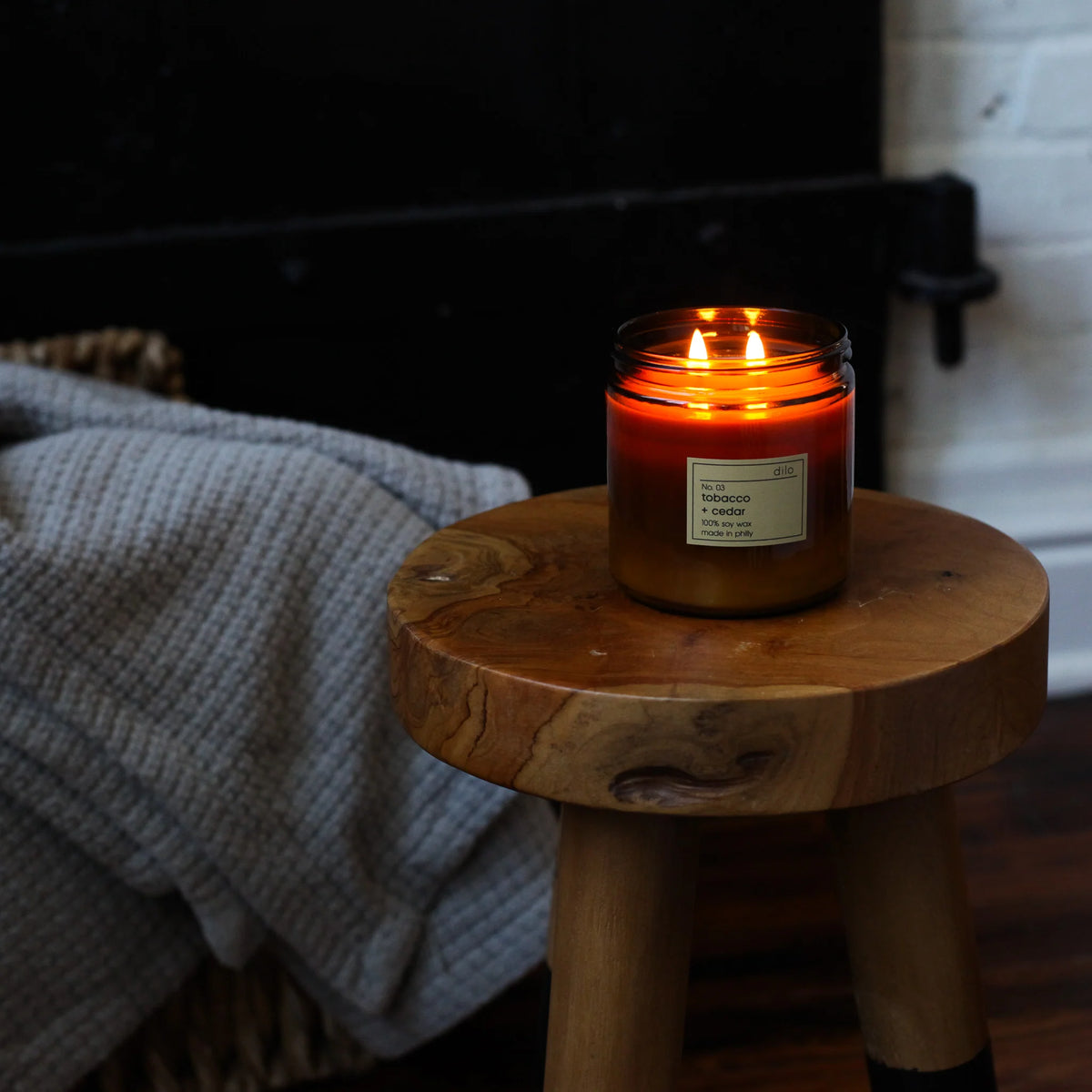 Dilo Tobacco + Cedar Candle