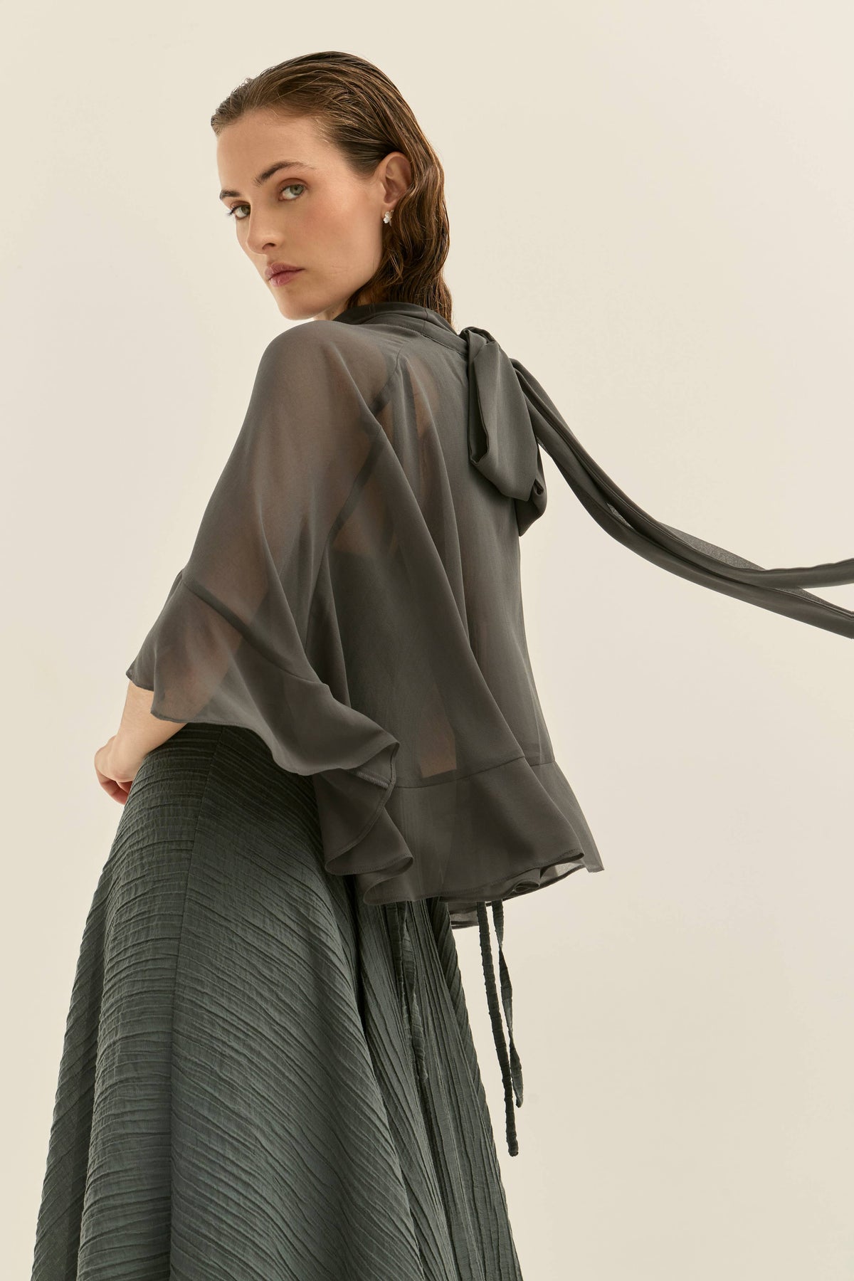Bruna Leo Cape
