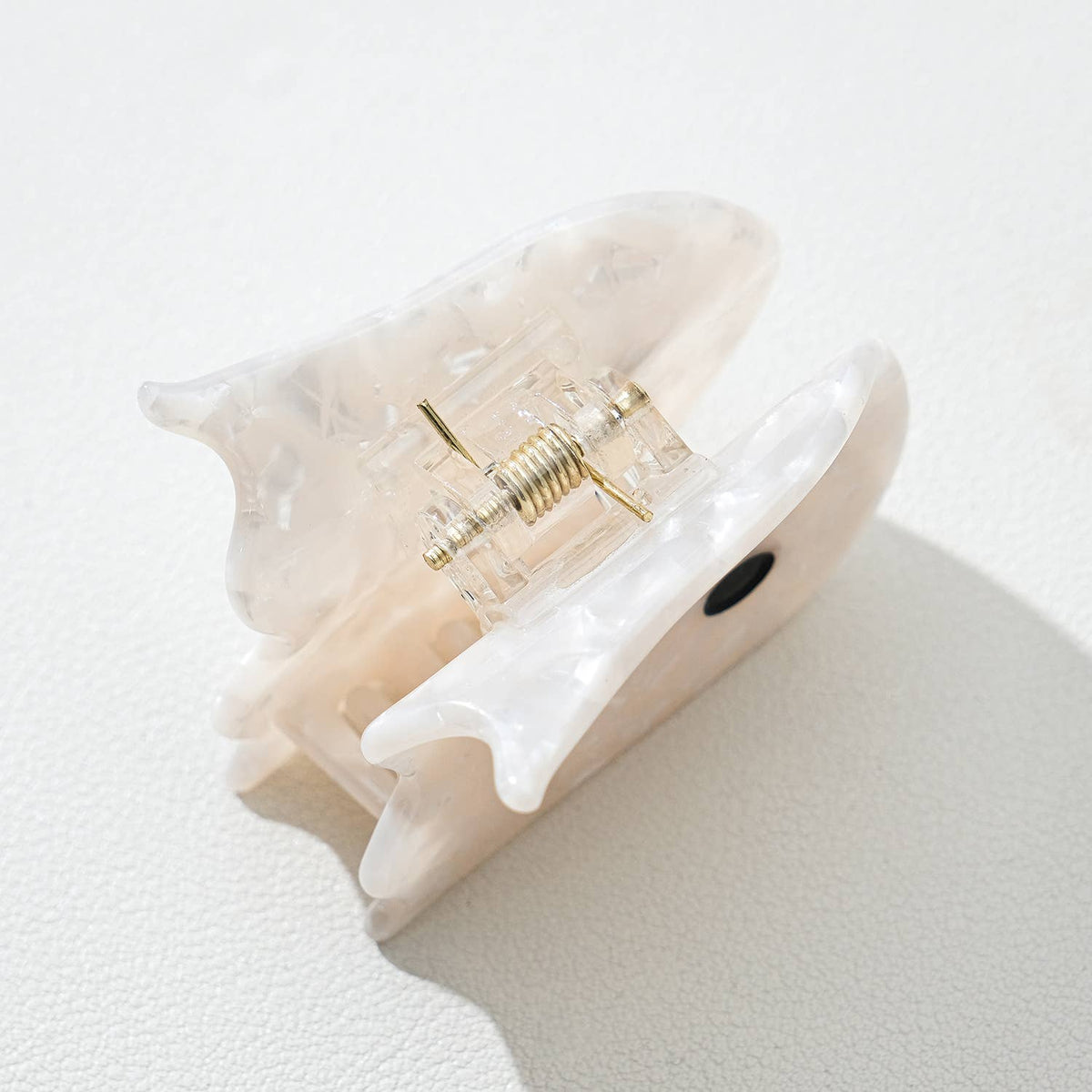 Pearl Ghost Clip