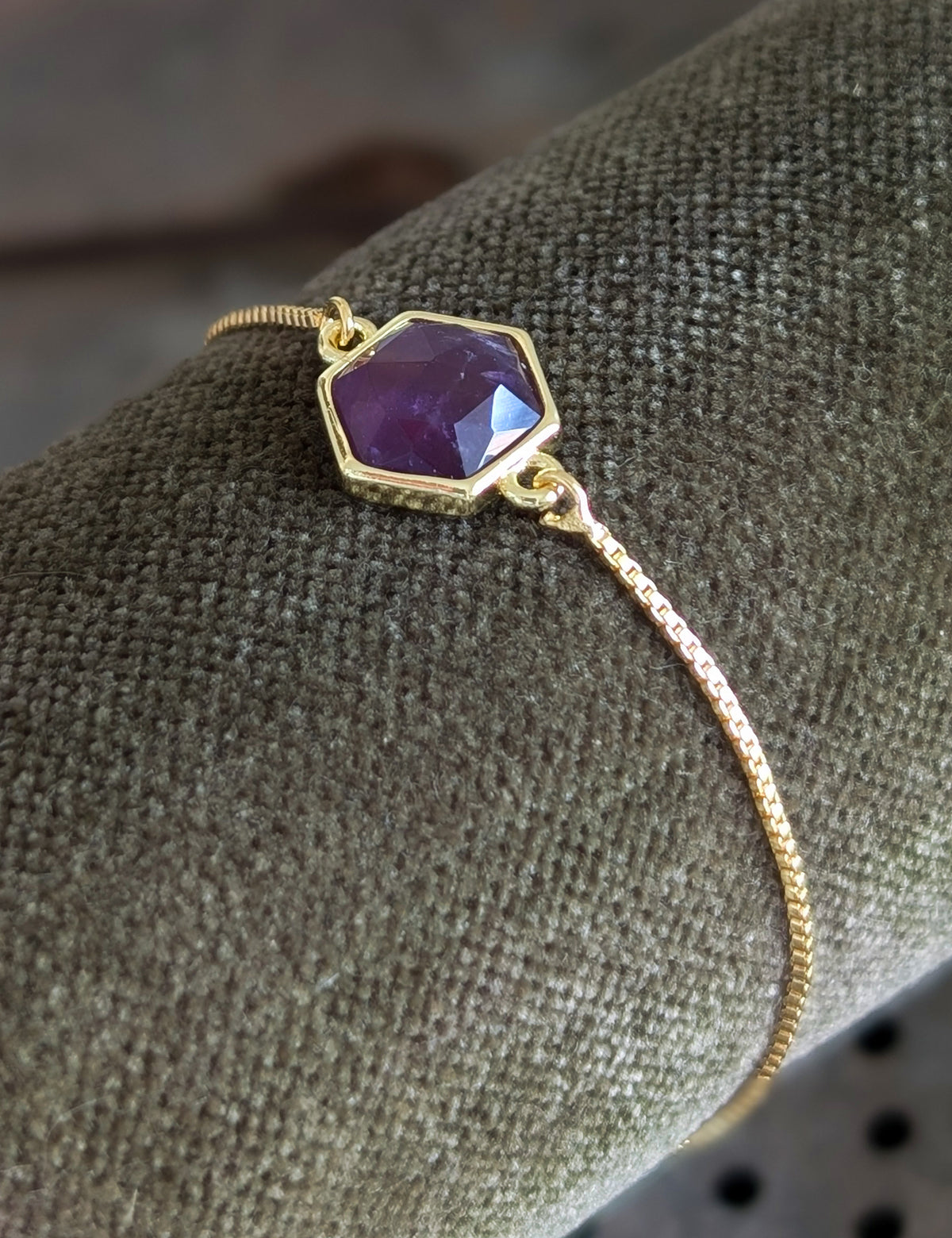 Nuance Amethyst Hexagon Bracelet