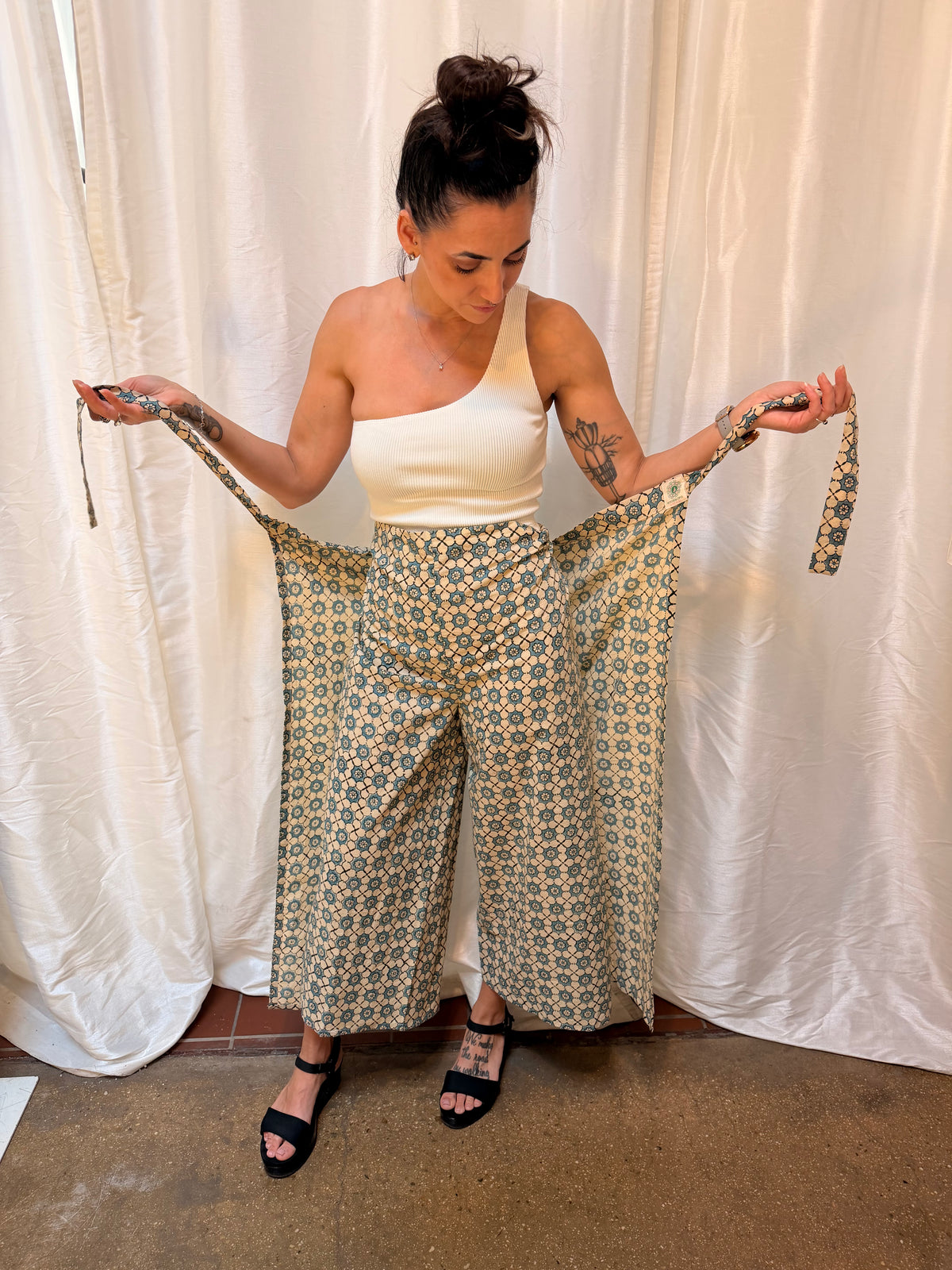 Green Tara Design X TOILE Wrap pants- Tile