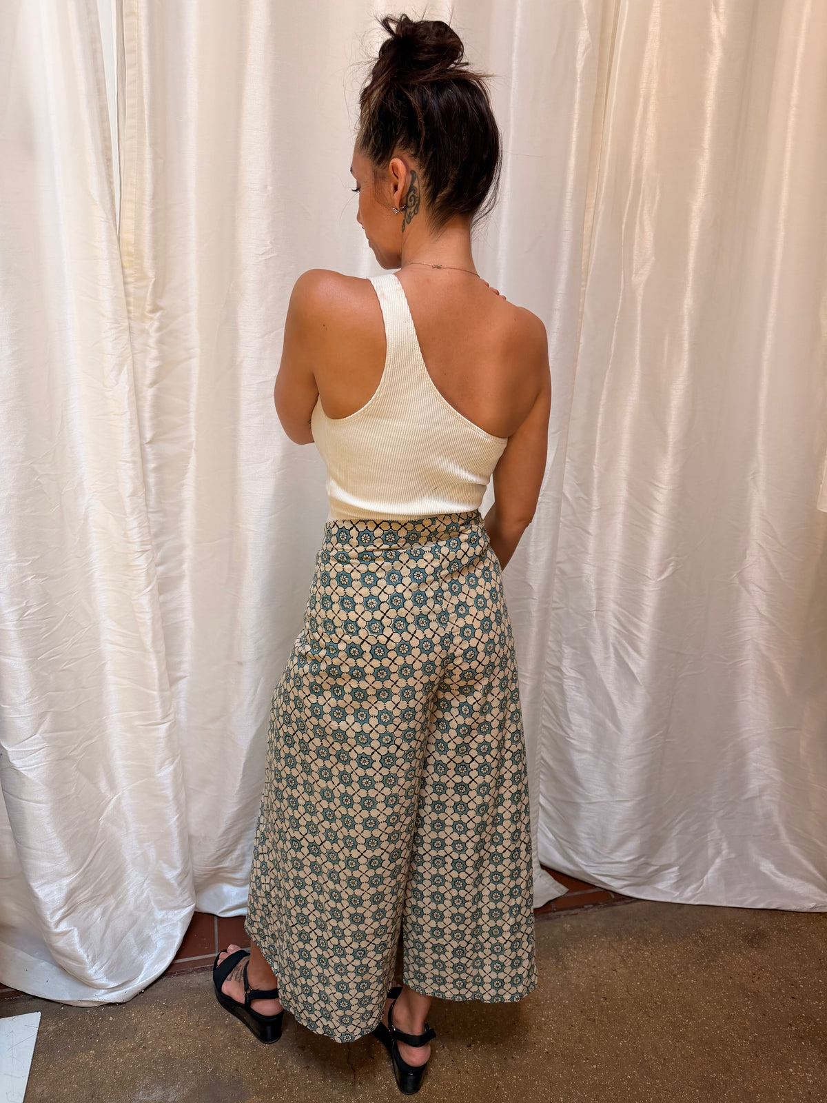 Green Tara Design X TOILE Wrap pants- Tile