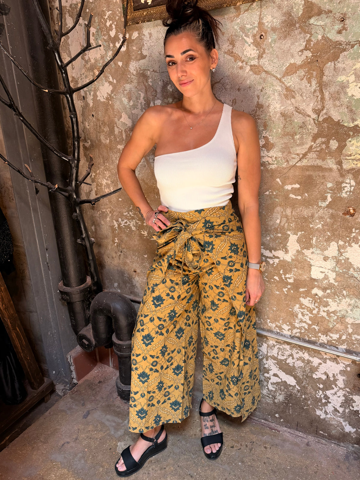 Green Tara Design X TOILE Wrap pants- Flora