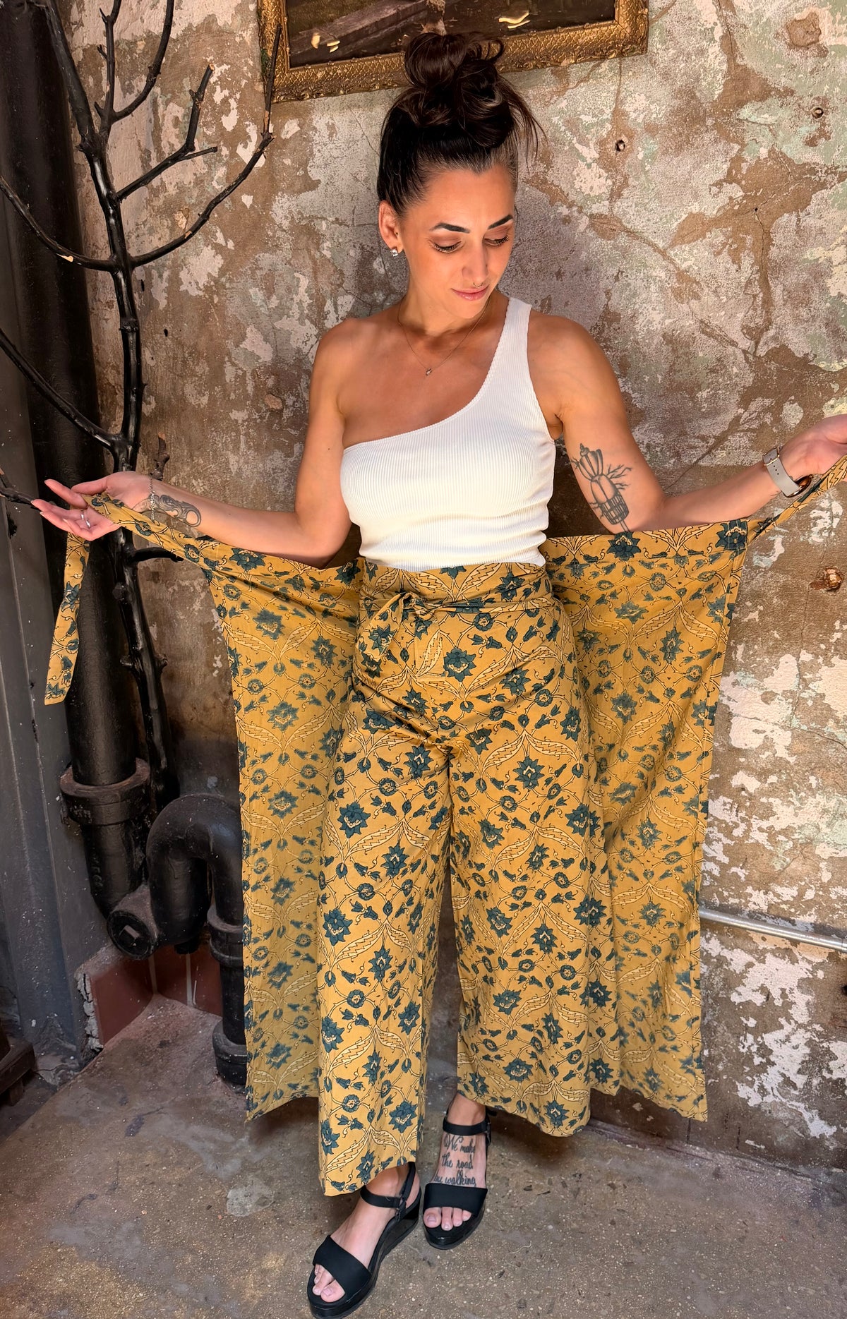 Green Tara Design X TOILE Wrap pants- Flora