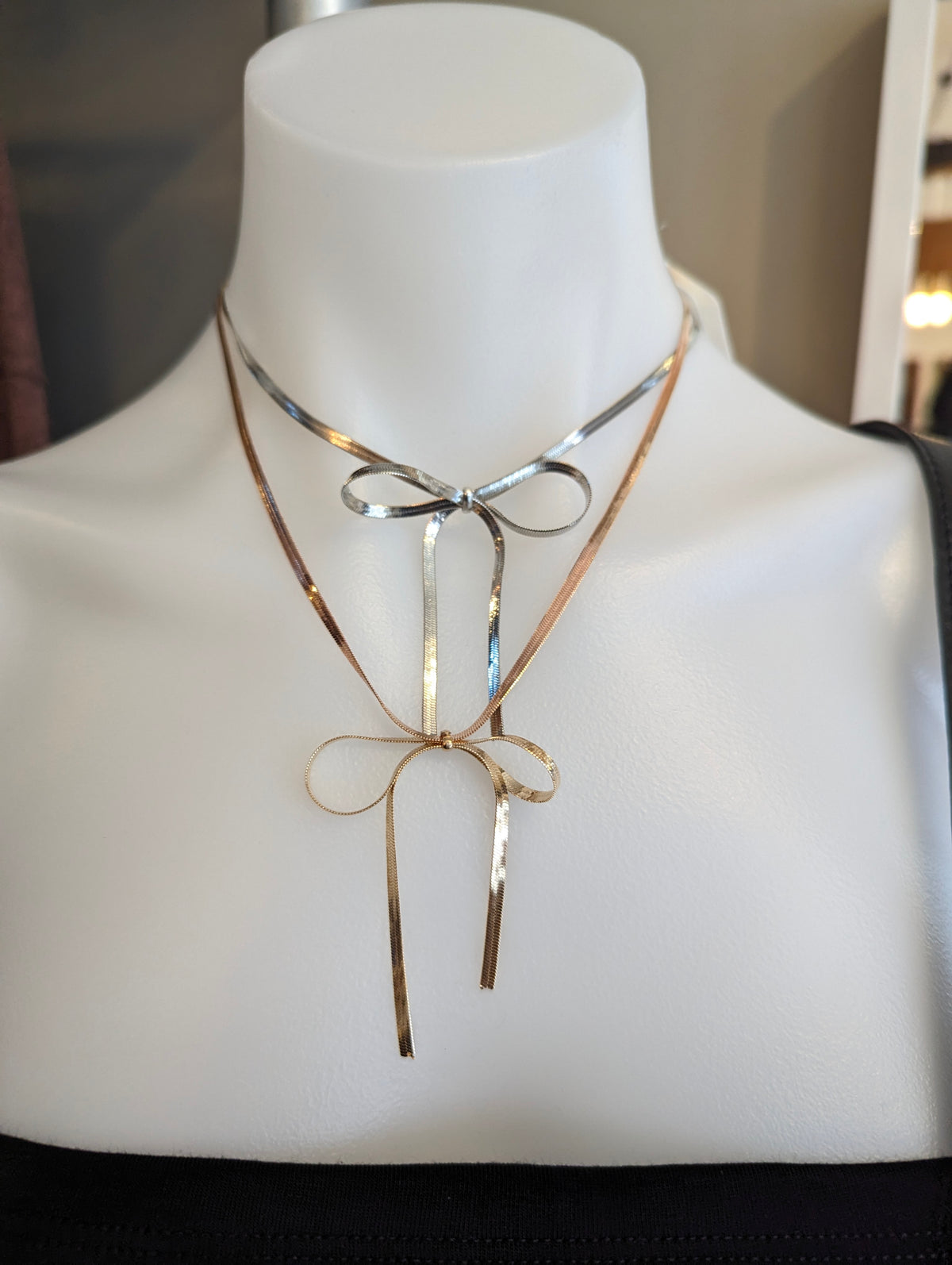Nuance Bow Necklace