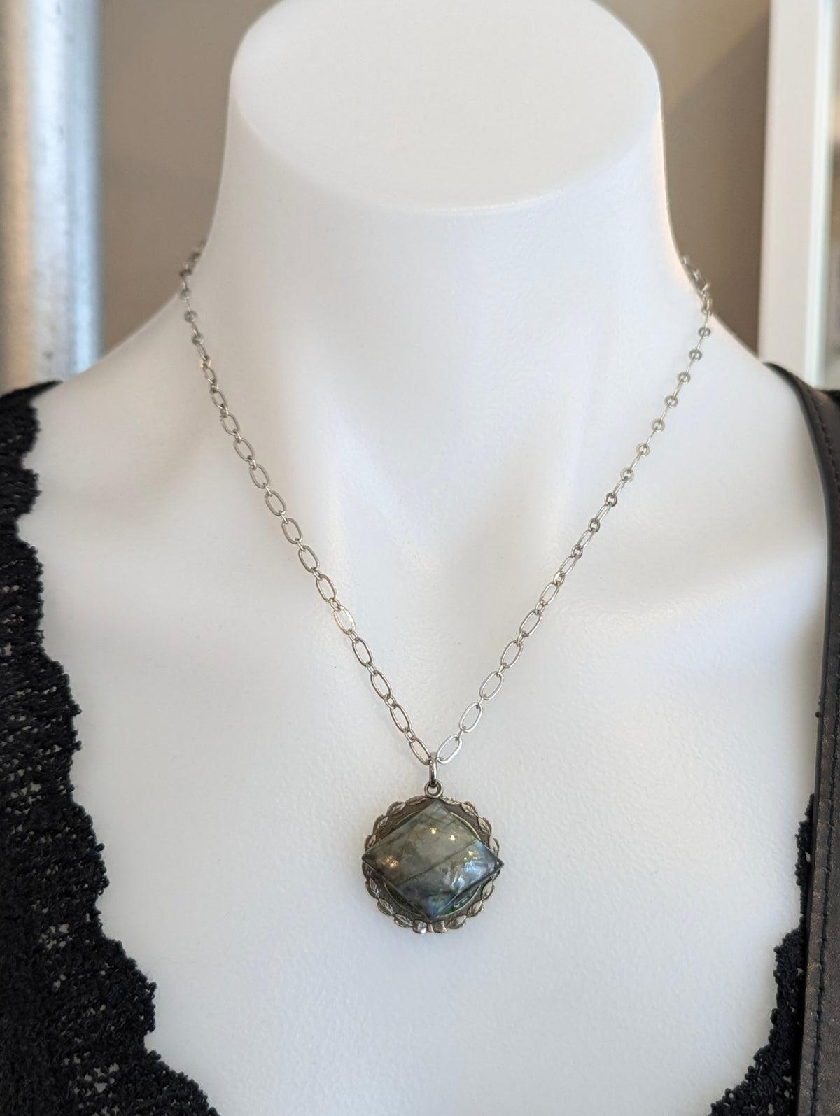 Zachary Pryor Silver Labradorite Pendant Necklace