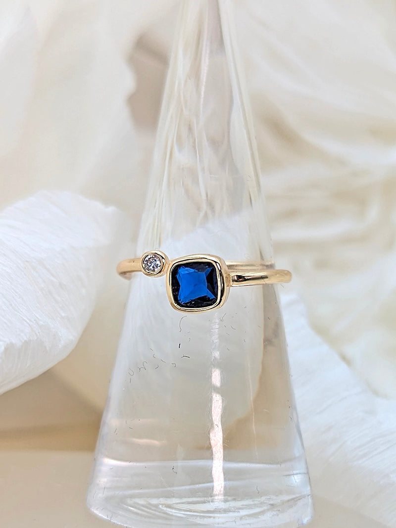 Nuance Square + Circle Bezel Adjustable Rings | Blue & Clear