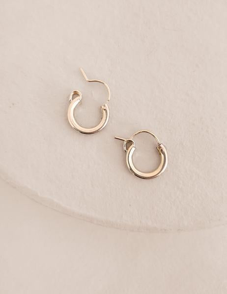 Nuance Gold Tiny Snap Hoops
